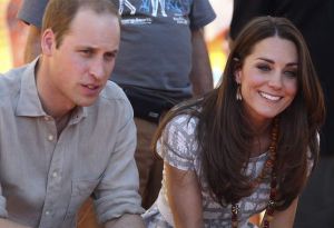 Kate Middleton and Prince William at Uluru in the Northern Territory on their Australian royal tour 2014.jpg